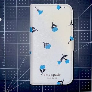 Kate Spade Dainty bloom iphone 12/12 pro magnetic wrap folio case